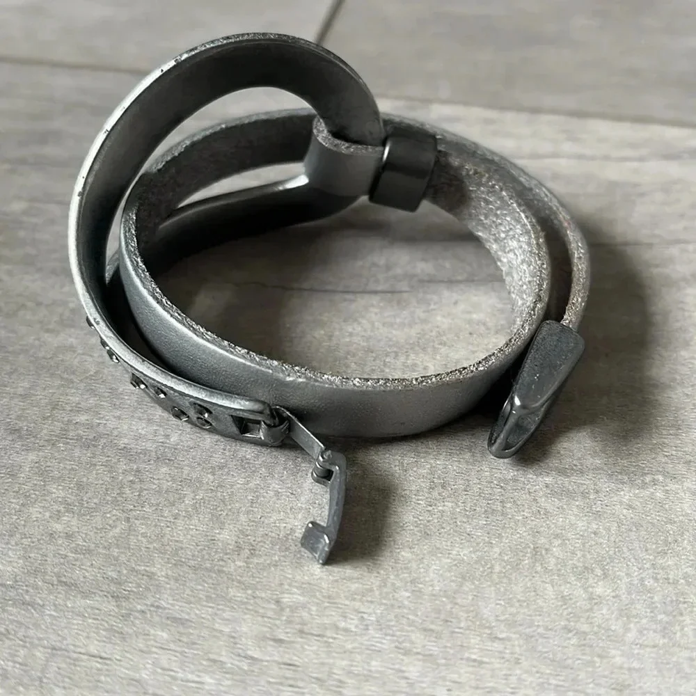 Leather and Metal Bracelet  Western - Picture 4 of 4